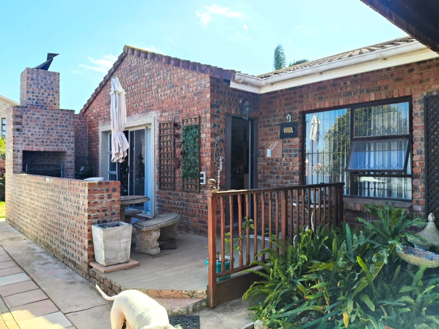 5 Bedroom Property for Sale in Noorsekloof Eastern Cape